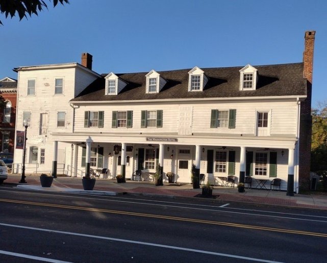 Valentine’s Hotel Package at the Washington Hotel