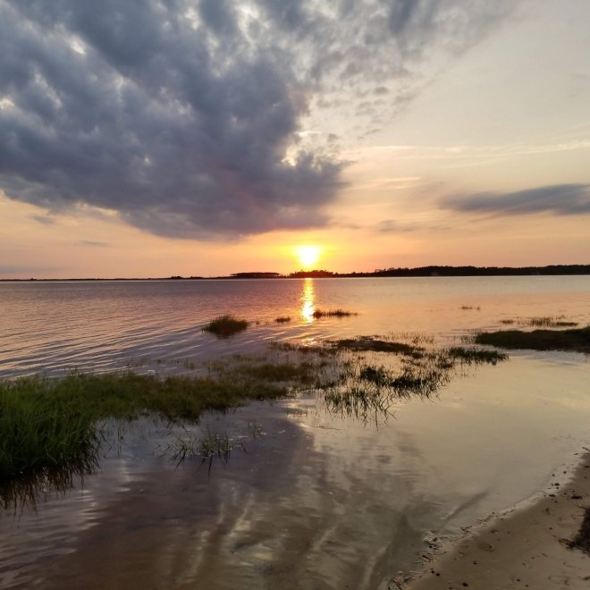 Raccoon Point Boat Ramp, Beach & Park (small, non-motorized craft only)