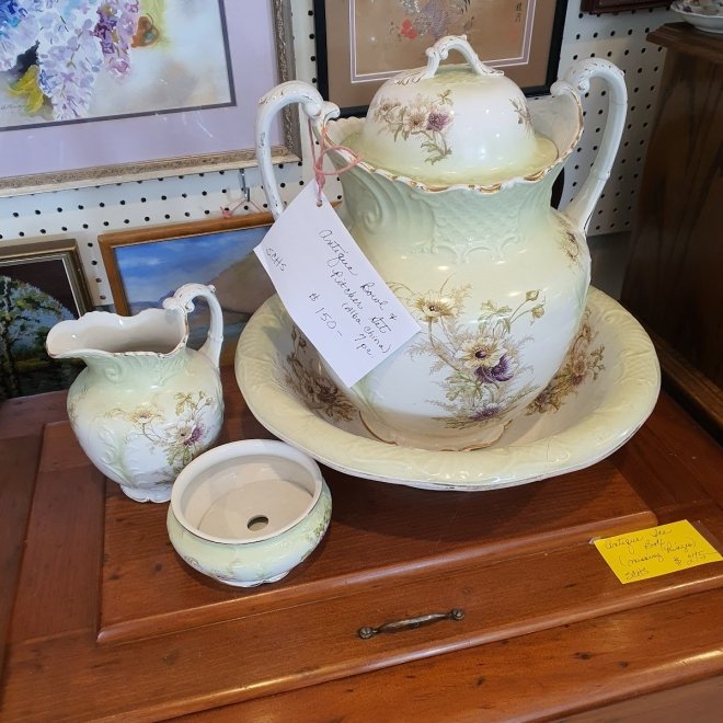 Somerset Choice Station Antiques